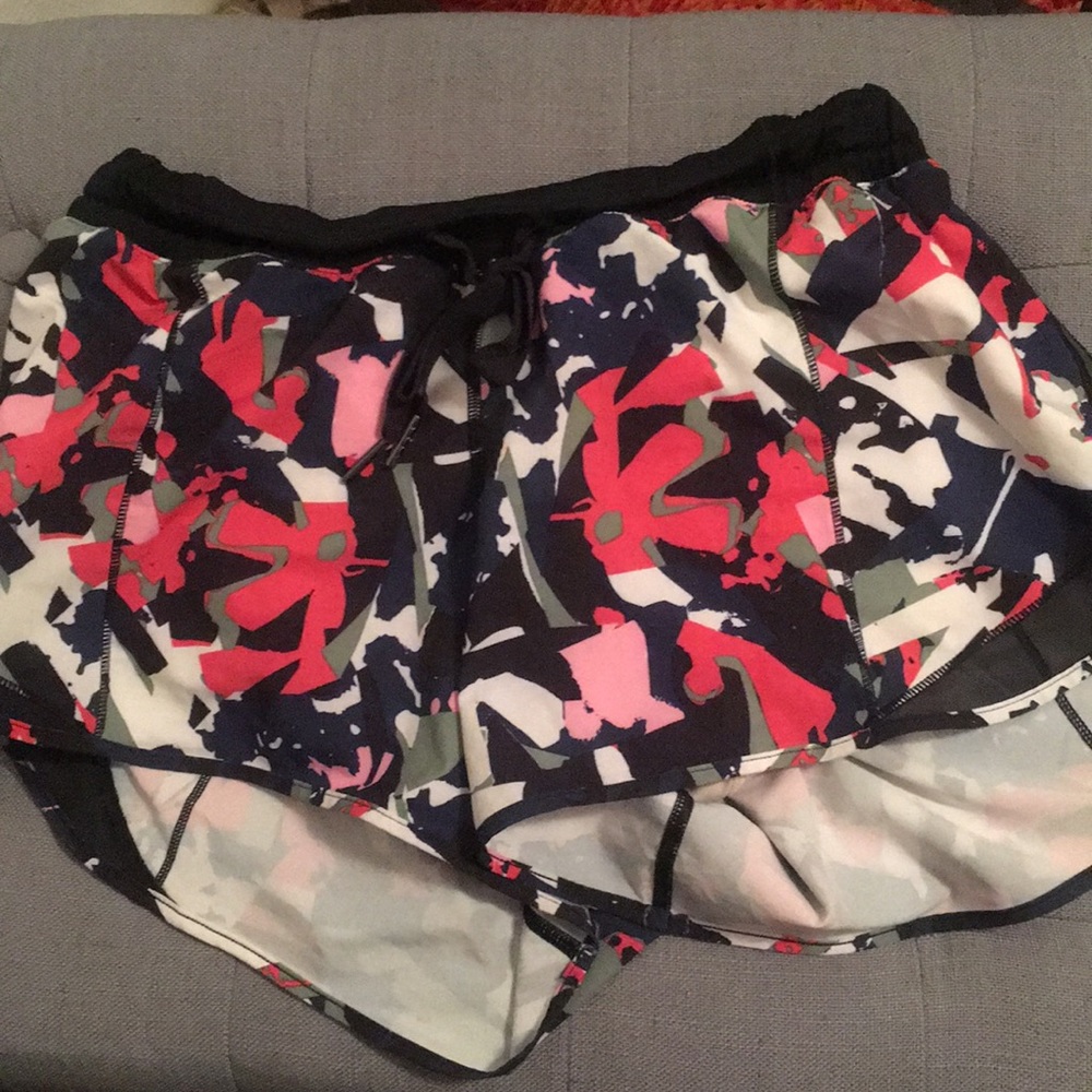 Lululemon Hotty Hot Short